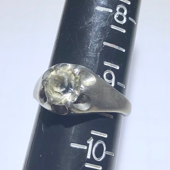 Vintage clear stone silver tone ring - Picture 4 of 4
